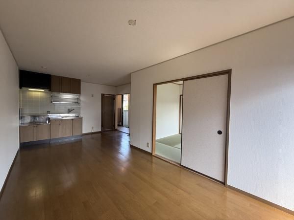 �y�����E���r���O�z�@