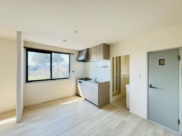 �y�����E���r���O�z�@