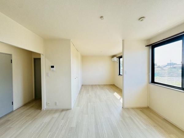 �y�����E���r���O�z�@