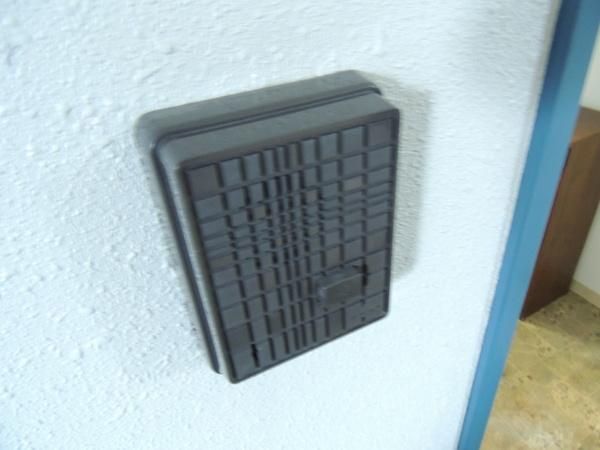 �y�Z�L�����e�B�z�@