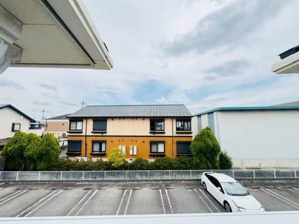 �y���]�z�@