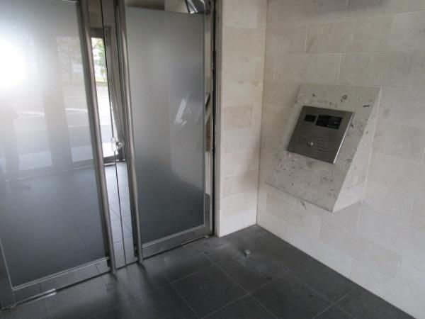 �y�G���g�����X�z�@