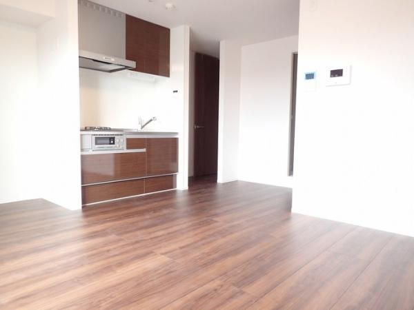 �y�����E���r���O�z�@