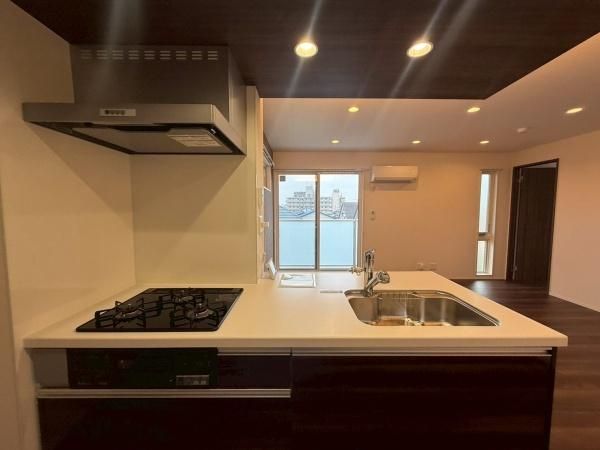 �y�L�b�`���z�@