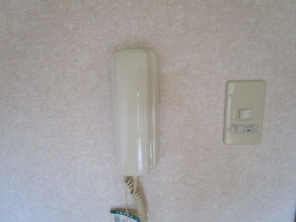 �y�Z�L�����e�B�z�@