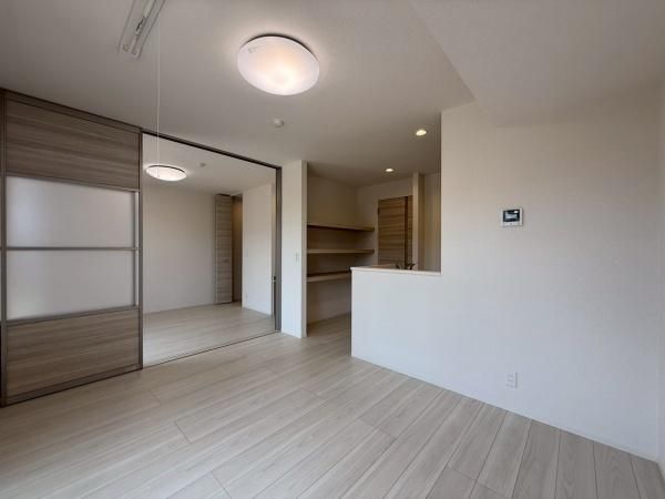 �y�����E���r���O�z�@