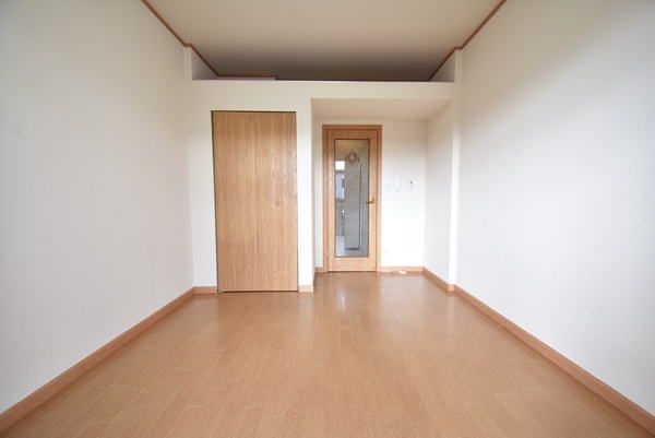 �y�����E���r���O�z�@�������ʎ�