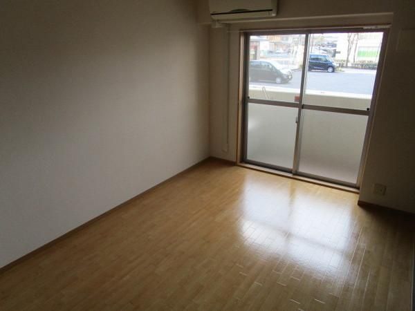 �y�����E���r���O�z�@���d�l�ʐ^