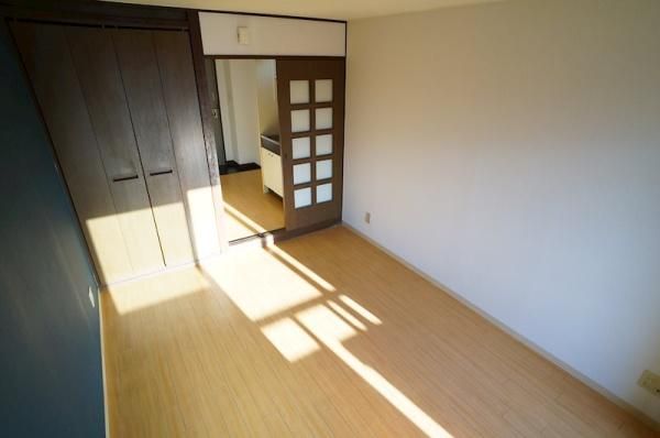 �y�����E���r���O�z�@