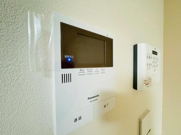 �y�Z�L�����e�B�z�@