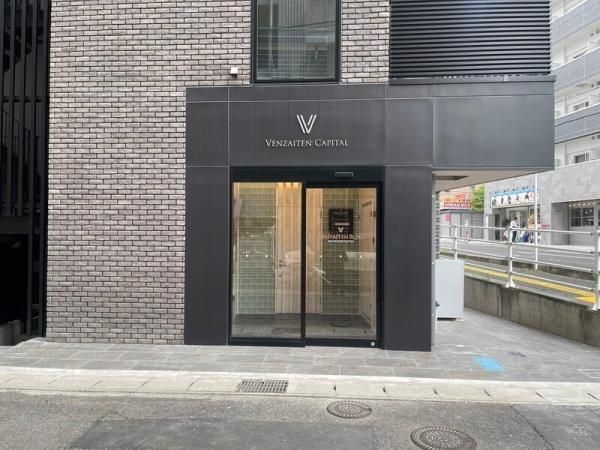 �y�G���g�����X�z�@