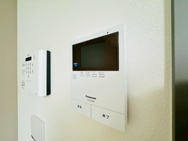 �y�Z�L�����e�B�z�@