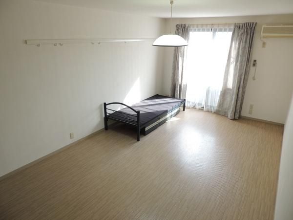 �y�����E���r���O�z�@