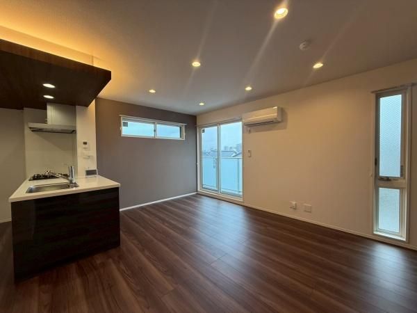 �y�����E���r���O�z�@