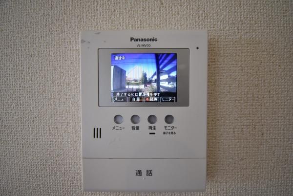 �y�Z�L�����e�B�z�@