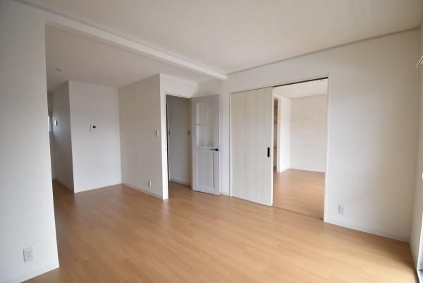 �y�����E���r���O�z�@