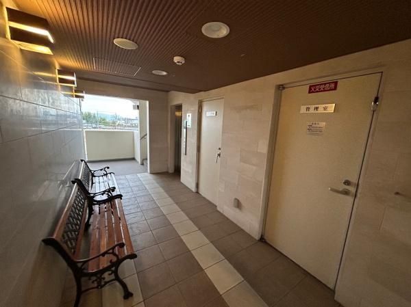 �y�G���g�����X�z�@