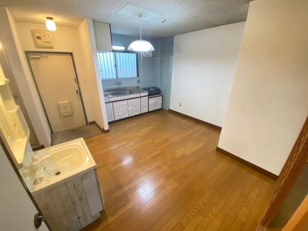 �y�����E���r���O�z�@