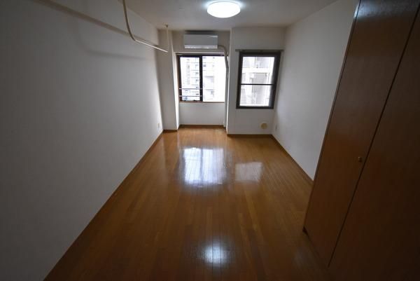 �y�����E���r���O�z�@���������ʎ���