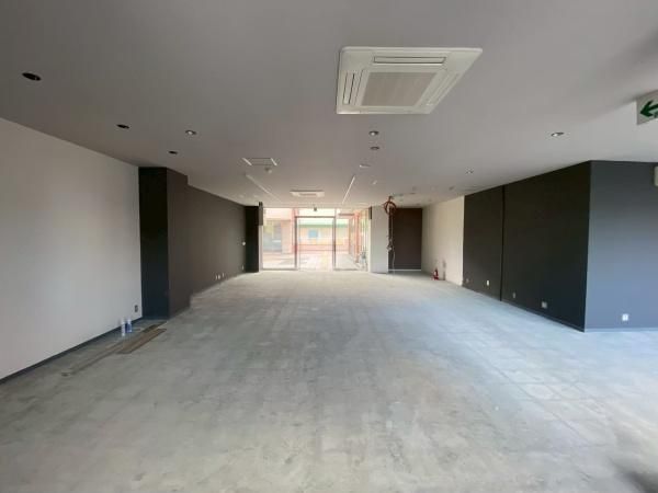 �y�����E���r���O�z�@