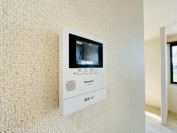 �y�Z�L�����e�B�z�@