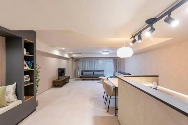 �y�����E���r���O�z�@