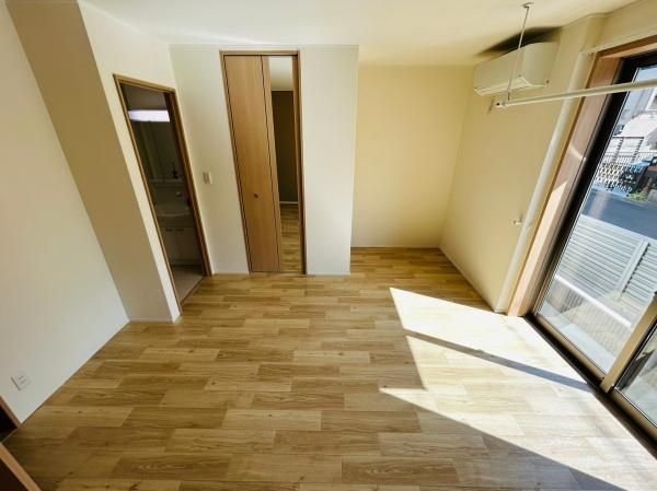 �y�����E���r���O�z�@