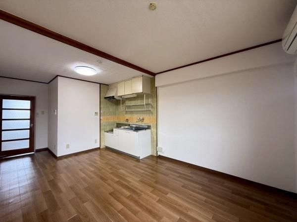 �y�����E���r���O�z�@