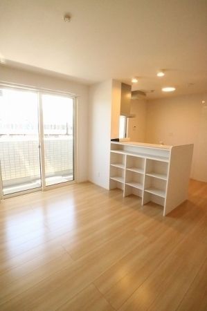 �y�����E���r���O�z�@