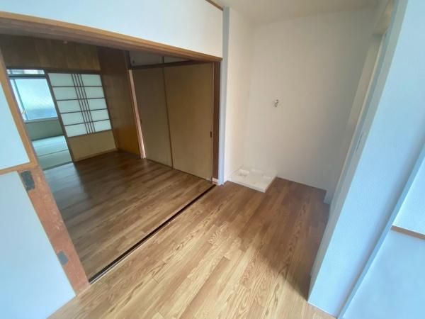 �y�����E���r���O�z�@