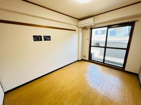 �y�����E���r���O�z�@