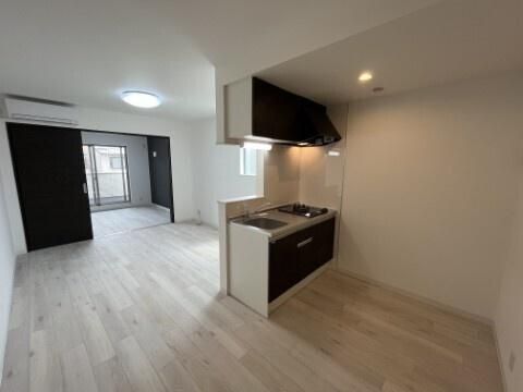 �y�����E���r���O�z�@