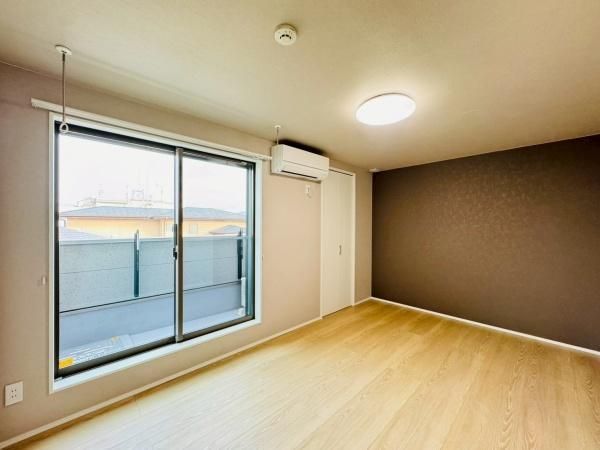 �y�����E���r���O�z�@