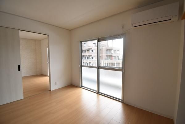 �y�����E���r���O�z�@