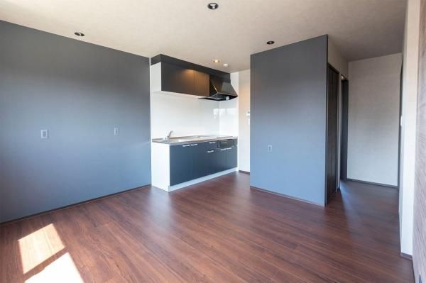 �y�����E���r���O�z�@