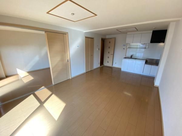 �y�����E���r���O�z�@�������ʎ�