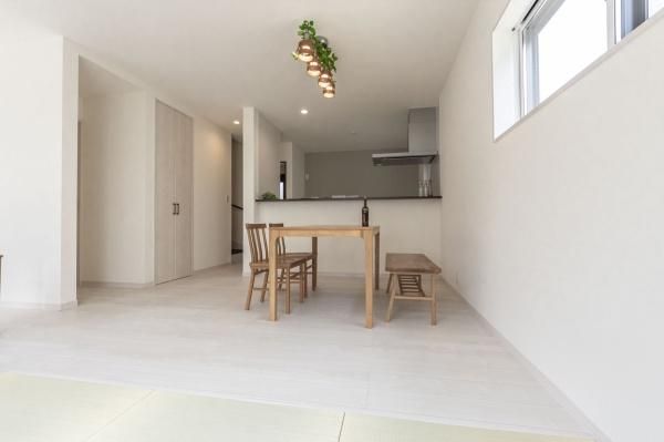 �y�����E���r���O�z�@