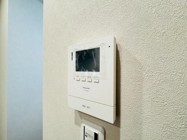 �y�Z�L�����e�B�z�@