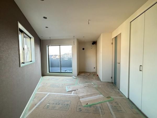 �y�����E���r���O�z�@