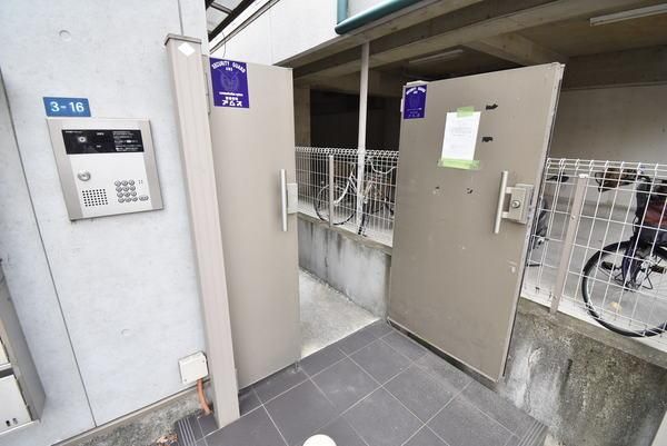 �y�G���g�����X�z�@