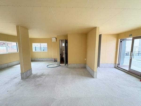 �y�����E���r���O�z�@