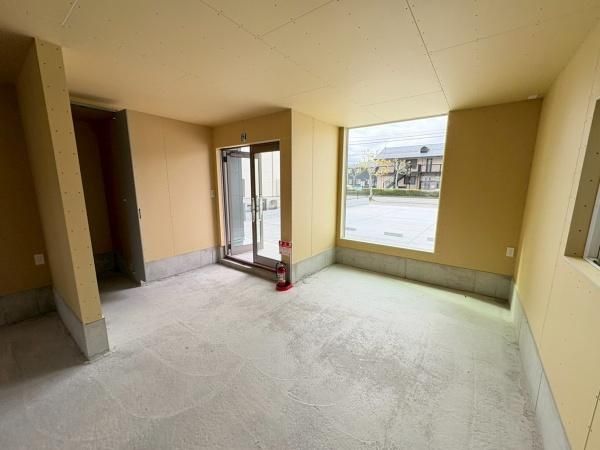 �y�����E���r���O�z�@