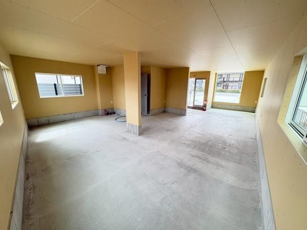 �y�����E���r���O�z�@