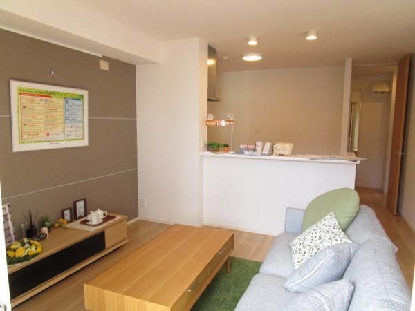 �y�����E���r���O�z�@�������ʎ�