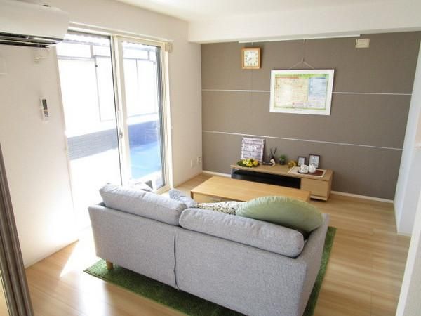 �y�����E���r���O�z�@�������ʎ�