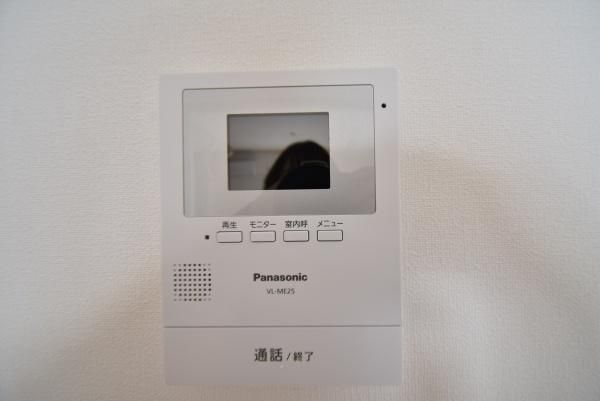 �y�Z�L�����e�B�z�@