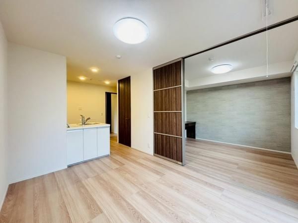 �y�����E���r���O�z�@