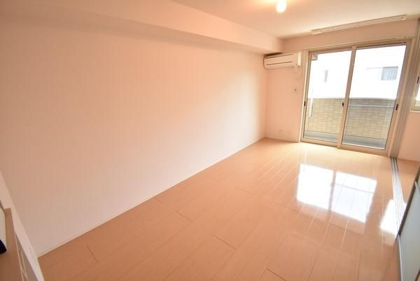 �y�����E���r���O�z�@���������ʎ���