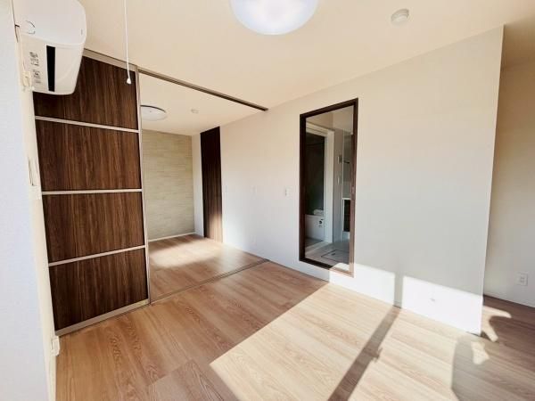 �y�����E���r���O�z�@