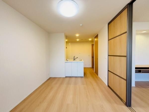 �y�����E���r���O�z�@